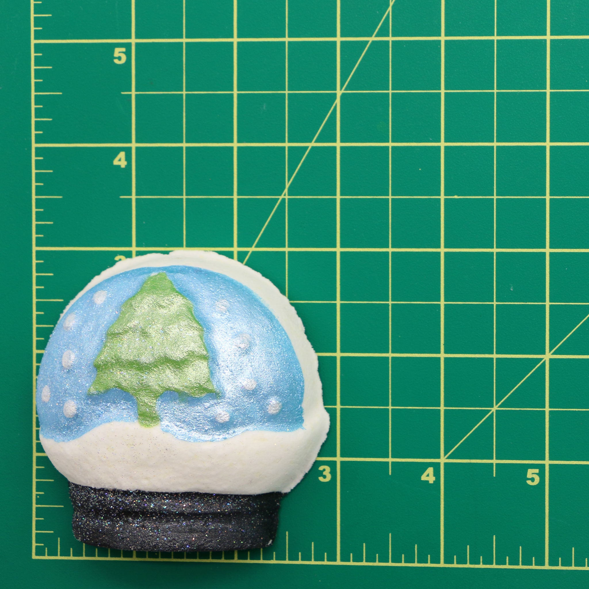 Christmas - Tree Snow Globe