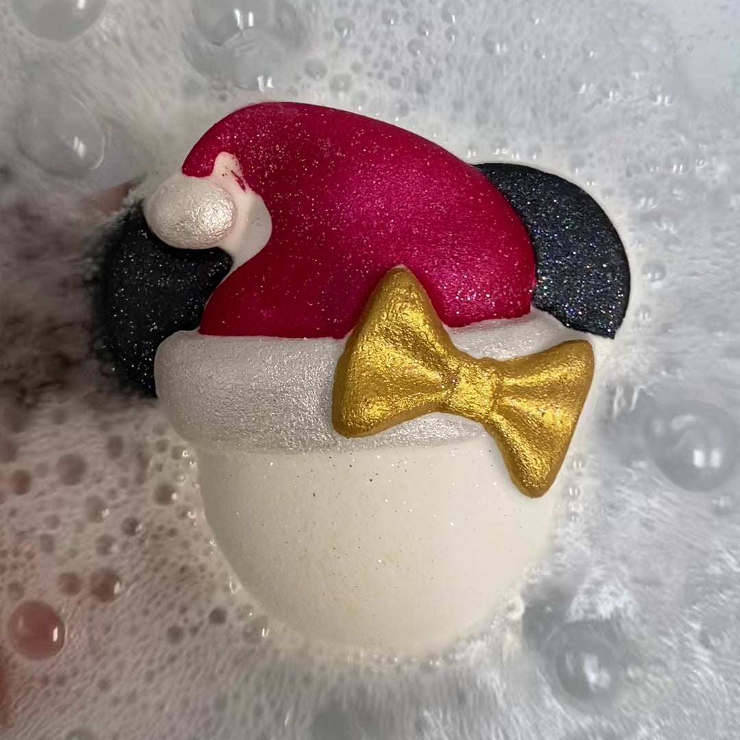 Christmas - Minnie Santa